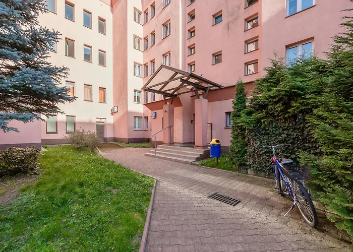 Apartment Okopowa Rodzinny Z Balkonem By Renters *