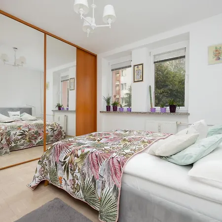 Okopowa Rodzinny Z Balkonem By Renters 아파트