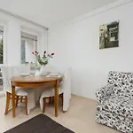 Apartman Okopowa Rodzinny Z Balkonem By Renters Varsó