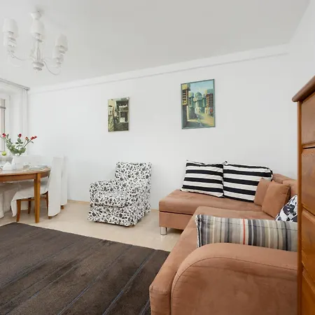 Apartman Okopowa Rodzinny Z Balkonem By Renters